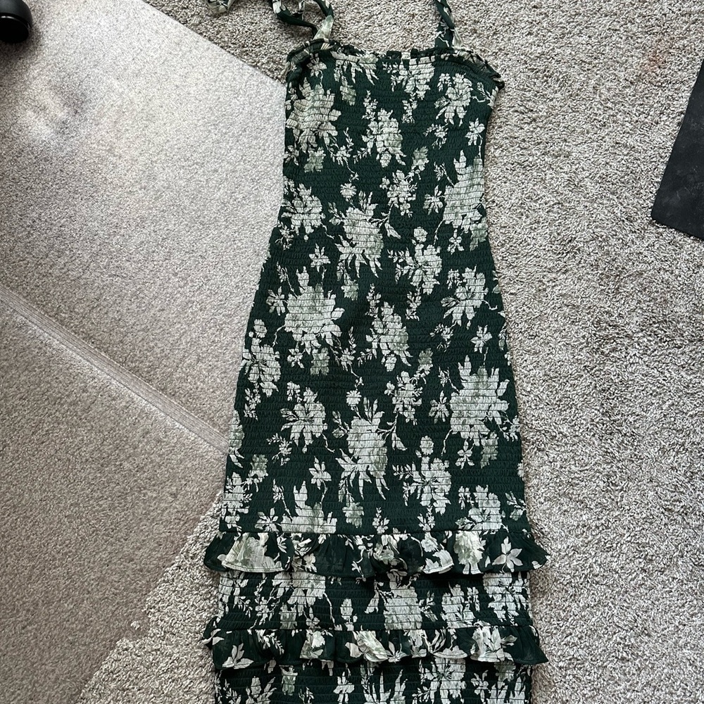 XS Abercrombie Midi Dress